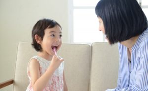 歯磨きを嫌がる子供に”歯磨きの歌を”！おすすめ”歯磨きの歌”7選