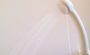 朝シャワーは健康に良い？！メリット・デメリット、効果的な浴び方をご紹介！